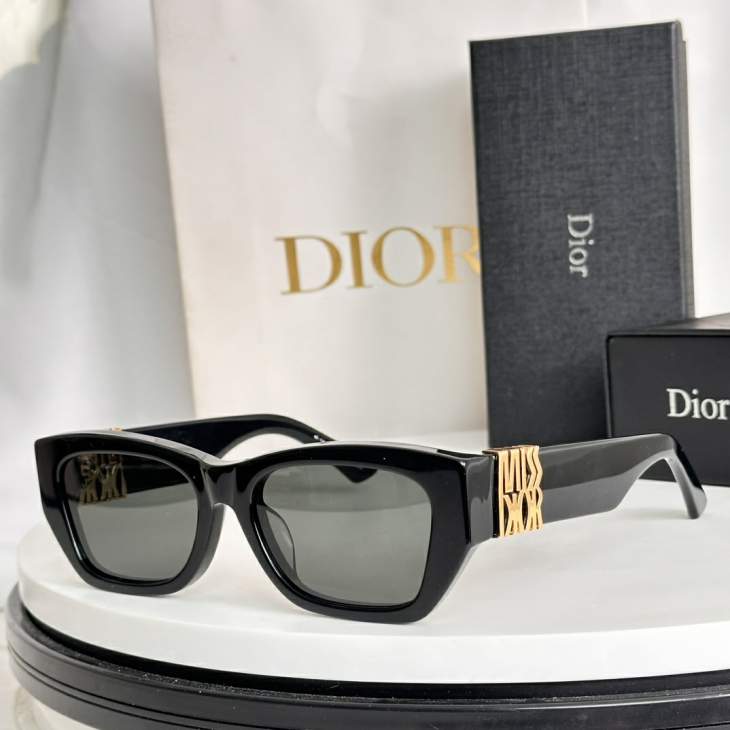 Picture of Dior Sunglasses _SKUfw77817707fw